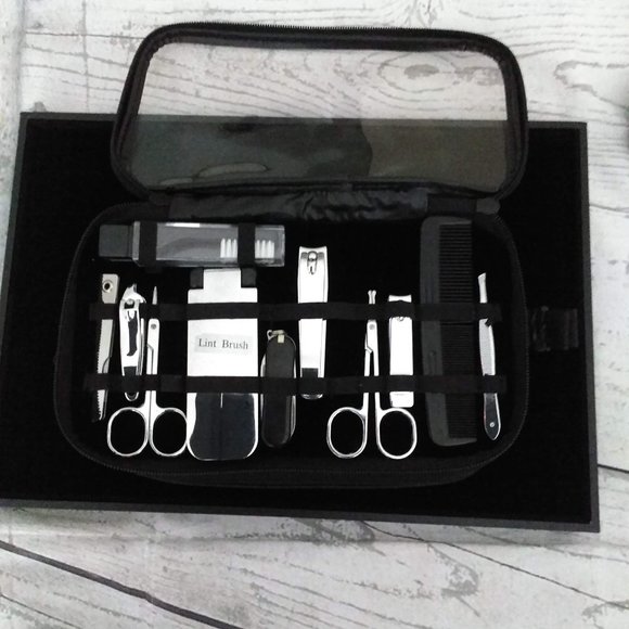 Grooming Kit - Picture 1 of 12